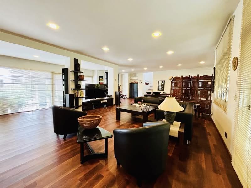 Bungalow House for Sale in Shah Alam (Selangor) - NORFADILAH ZAINUDDIN - Living Room - PropertyGuru.com.my