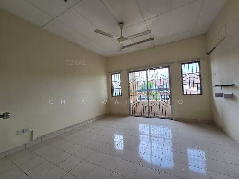 Terraced House for Sale in Bandar Puteri Klang (Klang) - Chia Wai Yong - Living Room - PropertyGuru.com.my