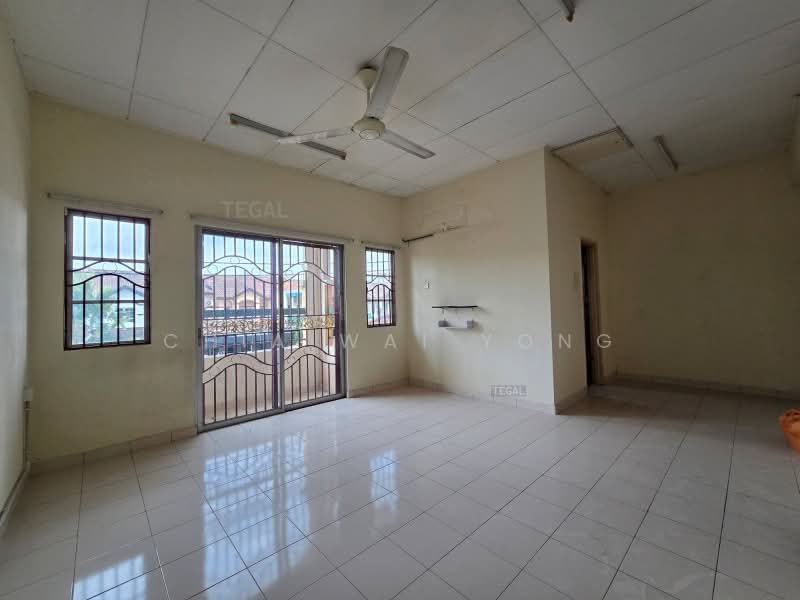 Terraced House for Sale in Bandar Puteri Klang (Klang) - Chia Wai Yong - Living Room - PropertyGuru.com.my