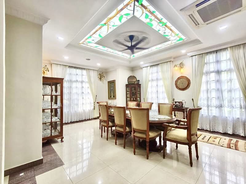 Bungalow House for Sale in Kota Damansara (Selangor) - NORFADILAH ZAINUDDIN - Dining Room - PropertyGuru.com.my