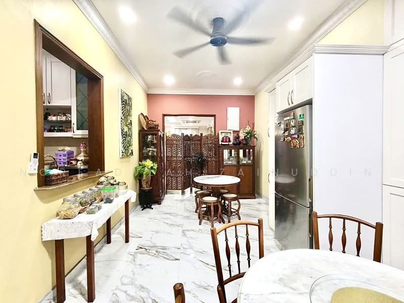 Bungalow House for Sale in Kota Damansara (Selangor) - NORFADILAH ZAINUDDIN - Living Room - PropertyGuru.com.my