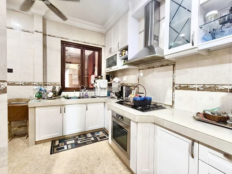 Bungalow House for Sale in Kota Damansara (Selangor) - NORFADILAH ZAINUDDIN - Kitchen - PropertyGuru.com.my