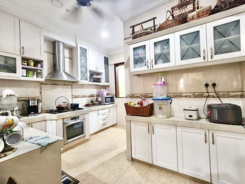 Bungalow House for Sale in Kota Damansara (Selangor) - NORFADILAH ZAINUDDIN - Kitchen - PropertyGuru.com.my