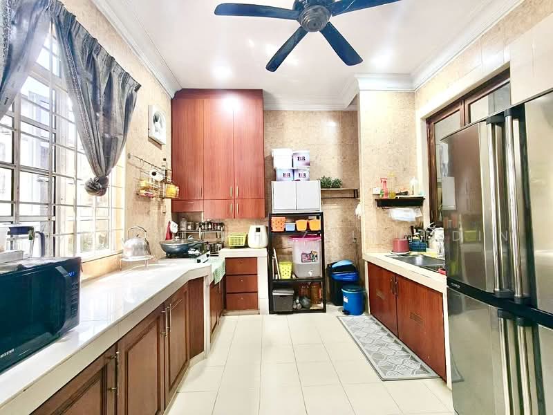 Bungalow House for Sale in Kota Damansara (Selangor) - NORFADILAH ZAINUDDIN - Kitchen - PropertyGuru.com.my