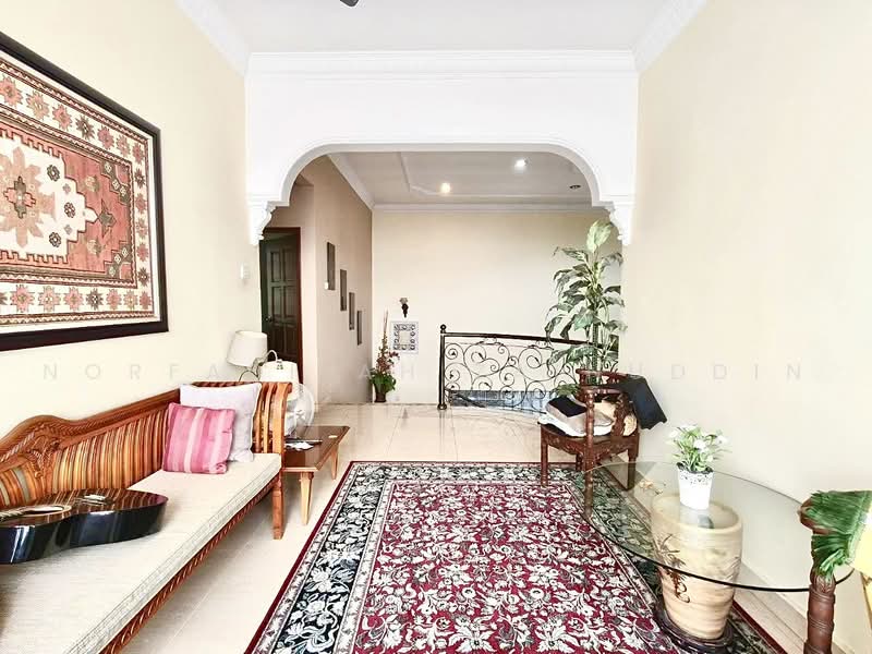 Bungalow House for Sale in Kota Damansara (Selangor) - NORFADILAH ZAINUDDIN - Living Room - PropertyGuru.com.my