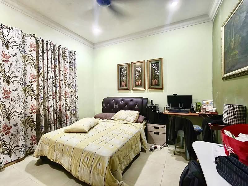 Bungalow House for Sale in Kota Damansara (Selangor) - NORFADILAH ZAINUDDIN - Bedroom - PropertyGuru.com.my