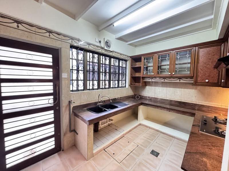 Rumah Teres 2-Tingkat untuk Dijual di Taman Maluri (Cheras) - Edward Ooi - Kitchen - PropertyGuru.com.my