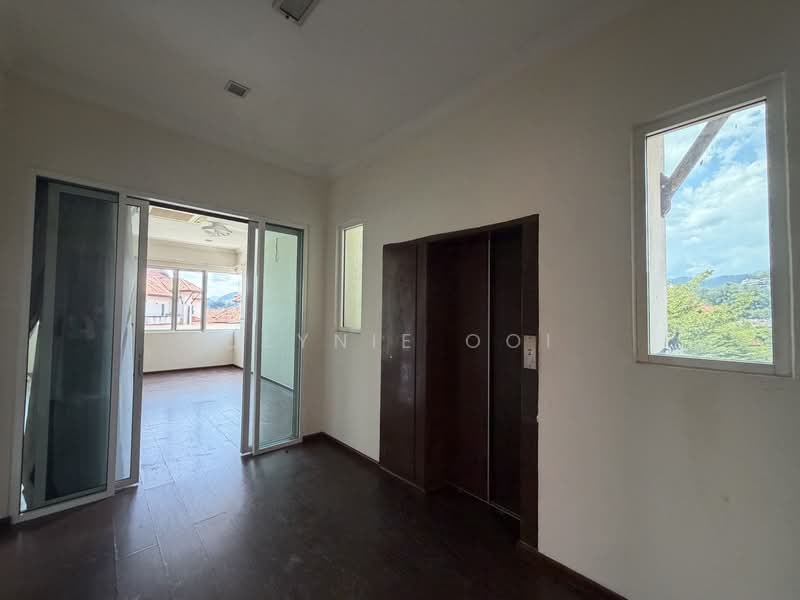 Rumah Berkembar untuk Dijual di Beverly Heights (Ampang) - Dlynie Ooi - Corridor - PropertyGuru.com.my