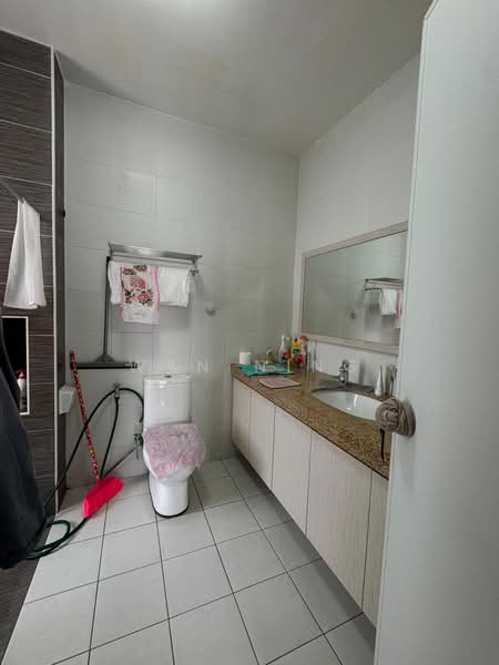 Rumah Teres 2-Tingkat untuk Dijual di Setia Tropika (Johor Bahru) - Wan Ning - Bathroom - PropertyGuru.com.my