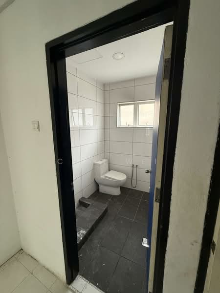 Shop / Office untuk Disewa di Taman Tun Dr Ismail (Kuala Lumpur) - Chun Wei - Bathroom - PropertyGuru.com.my