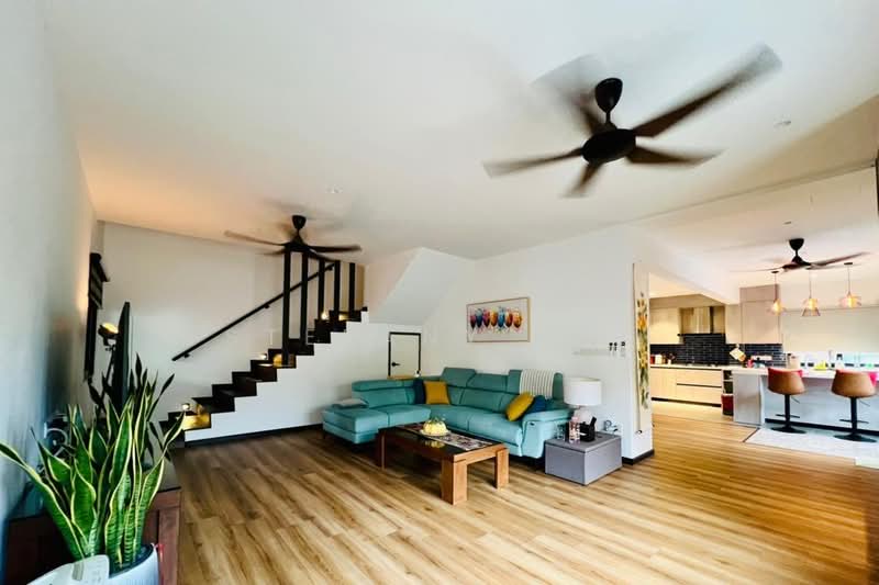 2.5-storey Terraced House for Sale in Tanjung Bungah (Penang) - Stefany Kee - Living Room - PropertyGuru.com.my