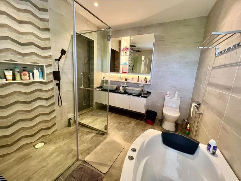 2.5-storey Terraced House for Sale in Tanjung Bungah (Penang) - Stefany Kee - Bathroom - PropertyGuru.com.my