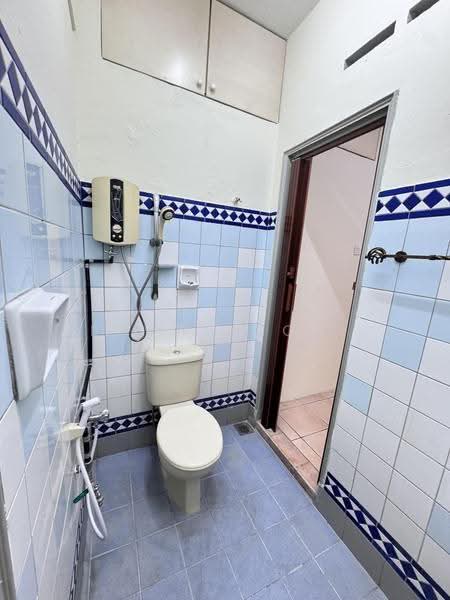 Rumah Teres 2-Tingkat untuk Dijual di Taman Sri Bahtera (Cheras) - Edward Ooi - Bathroom - PropertyGuru.com.my