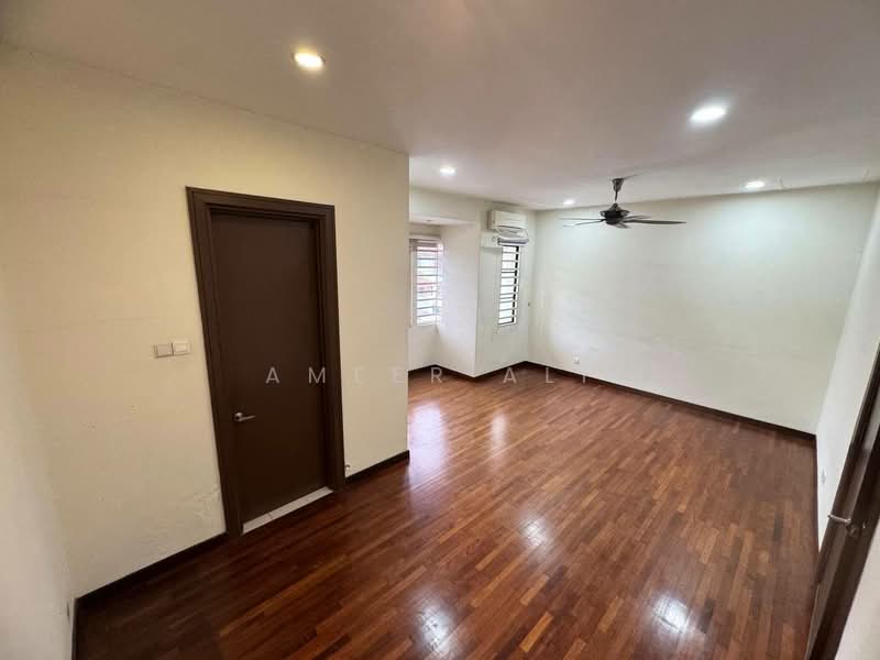 Rumah Teres untuk Dijual di Alam Impian (Shah Alam) - Ameer Ali - Living Room - PropertyGuru.com.my