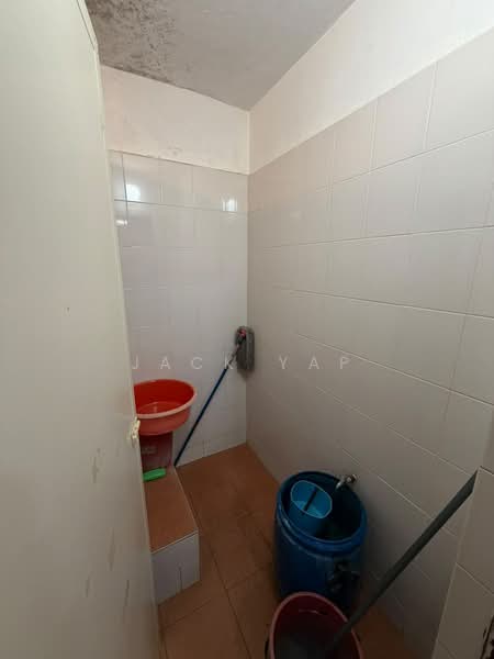 1-storey Terraced House for Sale in Kepong Baru (Kepong) - Jack Yap - Bathroom - PropertyGuru.com.my