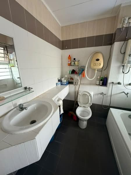 2-storey Terraced House for Sale in Bandar Bukit Raja (Klang) - Chloe Tan - Bathroom - PropertyGuru.com.my