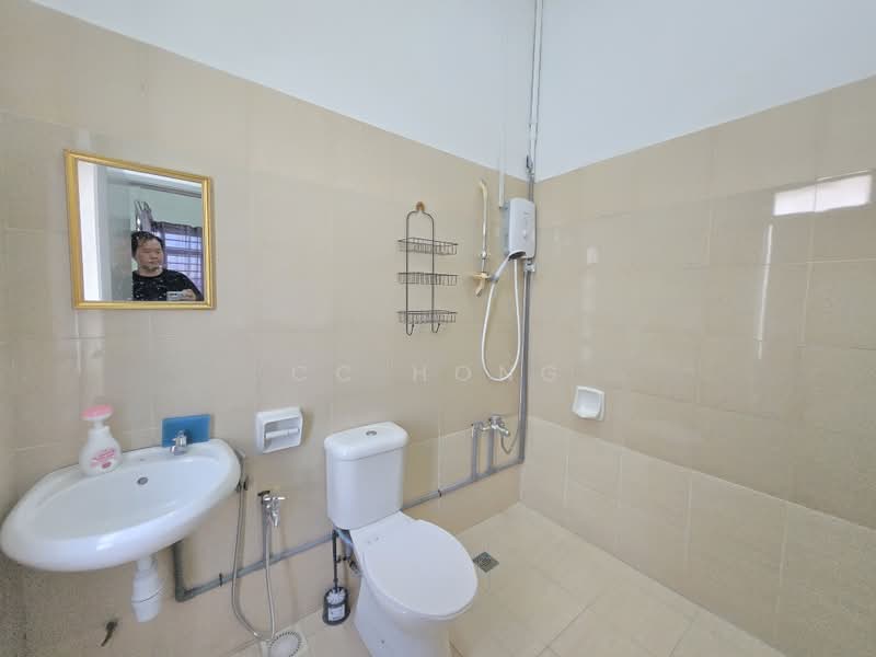 Condominium for Sale at Rivercity Condominium - CC Hong - Bathroom - PropertyGuru.com.my