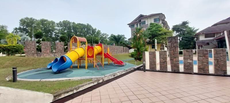 Townhouse for Sale in Bandar Tun Hussein Onn (Cheras) - Lee Chin - Exterior - PropertyGuru.com.my