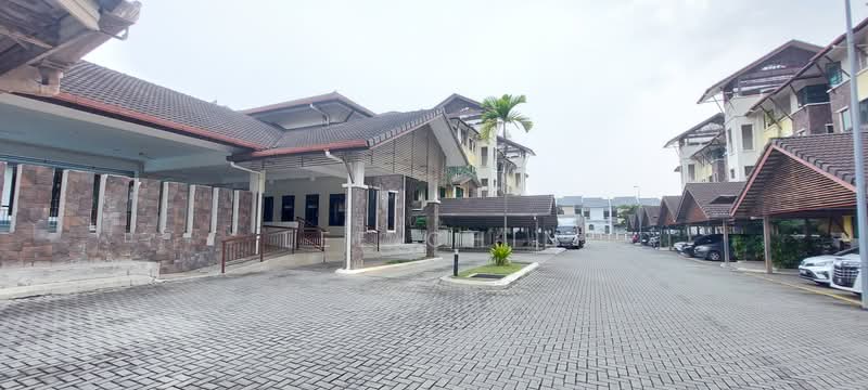 Townhouse for Sale in Bandar Tun Hussein Onn (Cheras) - Lee Chin - Exterior - PropertyGuru.com.my