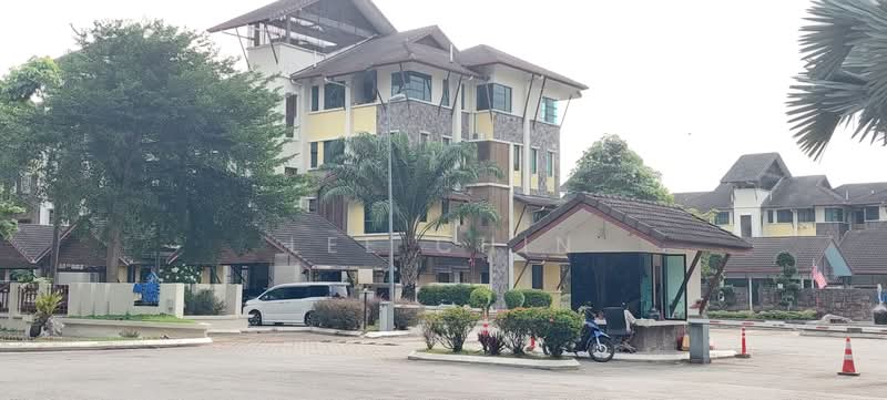 Townhouse for Sale in Bandar Tun Hussein Onn (Cheras) - Lee Chin - Exterior - PropertyGuru.com.my