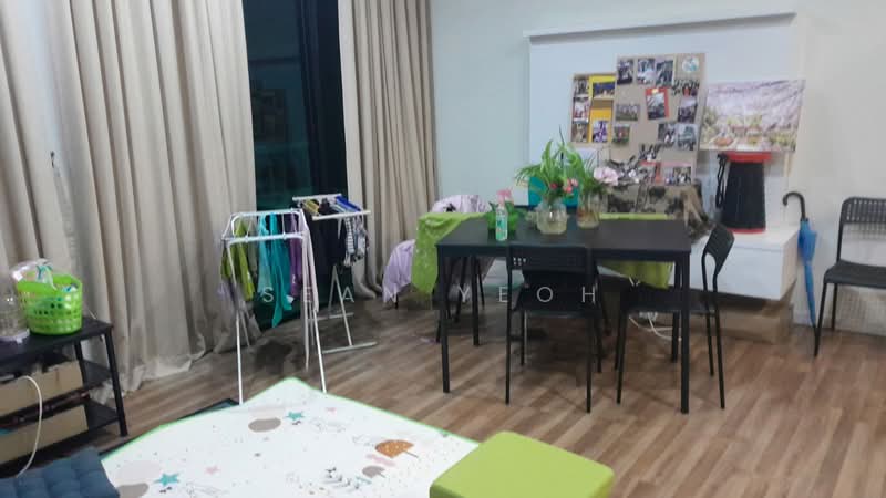 Kediaman Servis untuk Dijual di The Sky Executive Suites - Sean Yeoh - Living Room - PropertyGuru.com.my