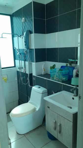 Kediaman Servis untuk Dijual di The Sky Executive Suites - Sean Yeoh - Bathroom - PropertyGuru.com.my