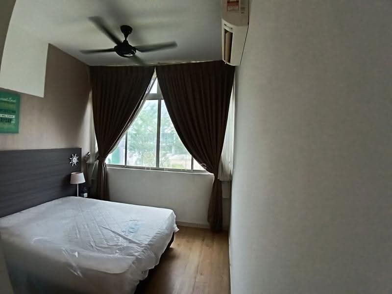 2-storey Terraced House for Sale in Taman Mount Austin (Tebrau) - Heng . - Bedroom - PropertyGuru.com.my