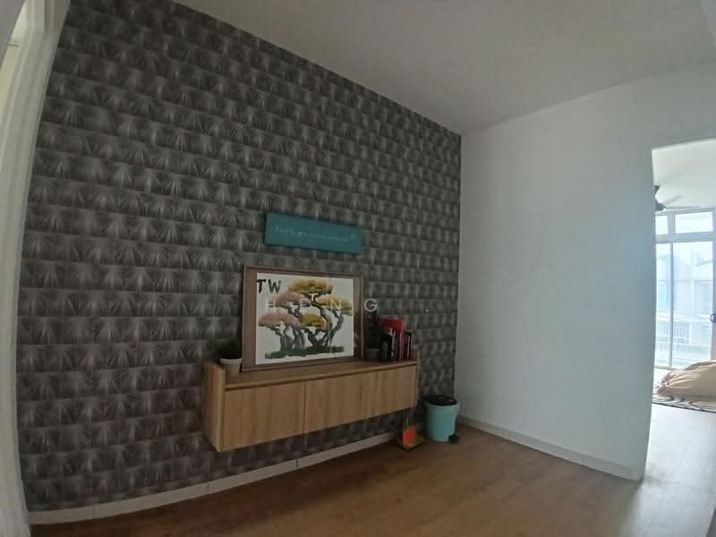 2-storey Terraced House for Sale in Taman Mount Austin (Tebrau) - Heng . - Living Room - PropertyGuru.com.my