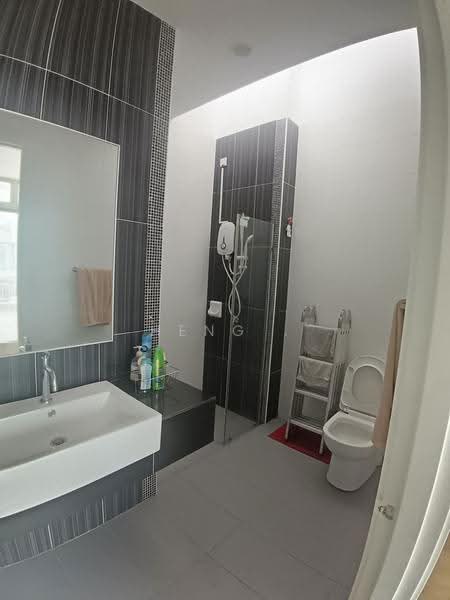2-storey Terraced House for Sale in Taman Mount Austin (Tebrau) - Heng . - Bathroom - PropertyGuru.com.my