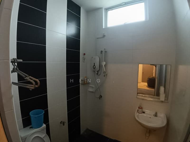 2-storey Terraced House for Sale in Taman Mount Austin (Tebrau) - Heng . - Bathroom - PropertyGuru.com.my