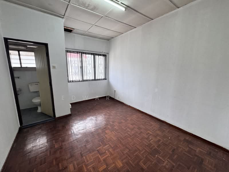 Rumah Teres 2-Tingkat untuk Dijual di Taman Muda (Ampang) - Edward Ooi - Bathroom - PropertyGuru.com.my
