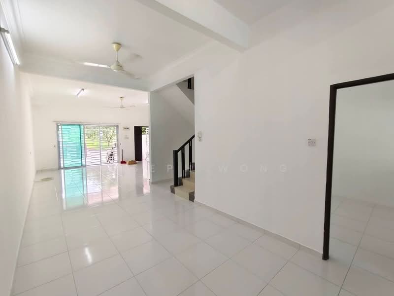 Rumah Teres 2-Tingkat untuk Dijual di Taman Rapat Permai (Ipoh) - Joseph Wong - Living Room - PropertyGuru.com.my