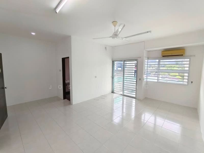 Rumah Teres 2-Tingkat untuk Dijual di Taman Rapat Permai (Ipoh) - Joseph Wong - Living Room - PropertyGuru.com.my