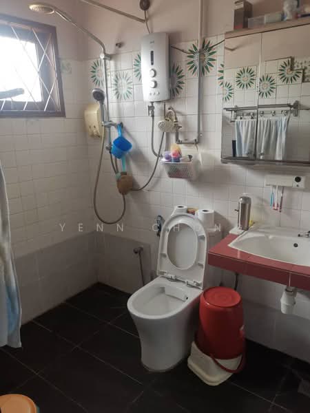 2-storey Terraced House for Sale in Taman Gembira (Jalan Klang Lama (Old Klang Road)) - Yenn Chong - Bathroom - PropertyGuru.com.my