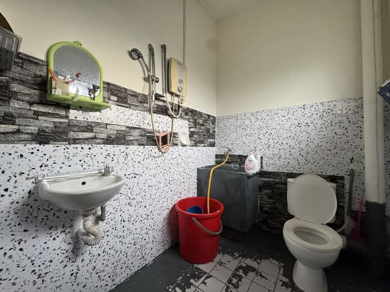 2-storey Terraced House for Sale in Pandan Perdana (Ampang) - Edward Ooi - Bathroom - PropertyGuru.com.my