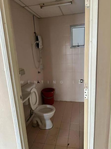 Pangsapuri untuk Dijual di Prima Regency - Wenting Lee - Bathroom - PropertyGuru.com.my