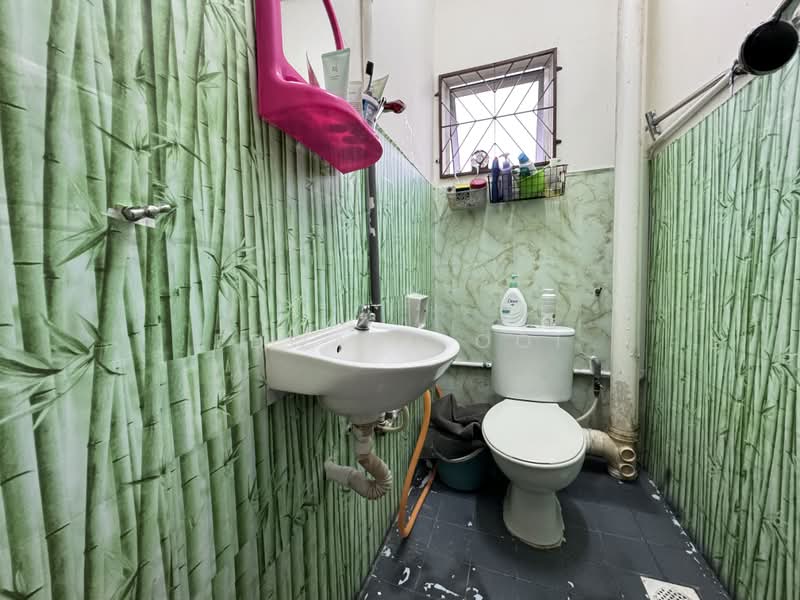 Rumah Teres 2-Tingkat untuk Dijual di Taman Pertama (Cheras) - Edward Ooi - Bathroom - PropertyGuru.com.my