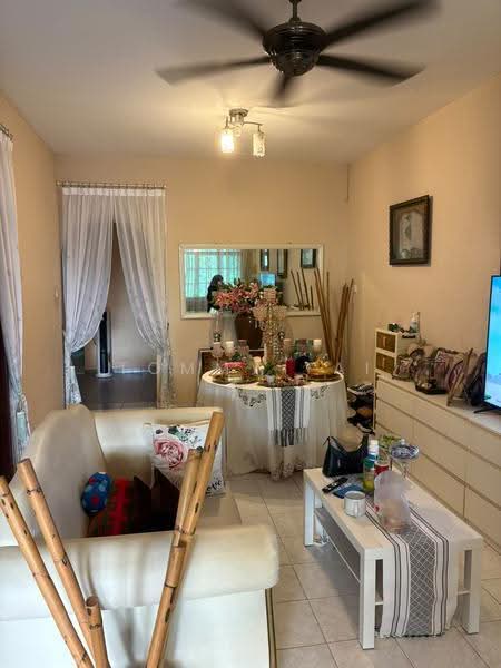 Rumah Teres 1-Tingkat untuk Dijual di Taman Ungku Tun Aminah (Skudai) - Tommy Tai - Living Room - PropertyGuru.com.my