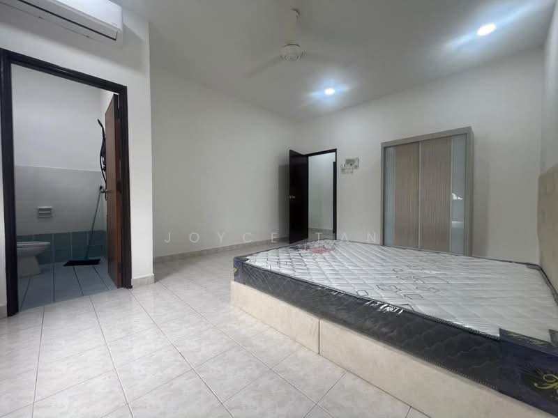 2-storey Terraced House for Rent in Mutiara Rini (Skudai) - Joyce Tan - Bedroom - PropertyGuru.com.my