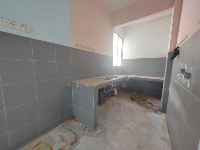 Rumah Flat untuk Dijual di Pangsapuri Seri Inai - Yean Ma - Kitchen - PropertyGuru.com.my