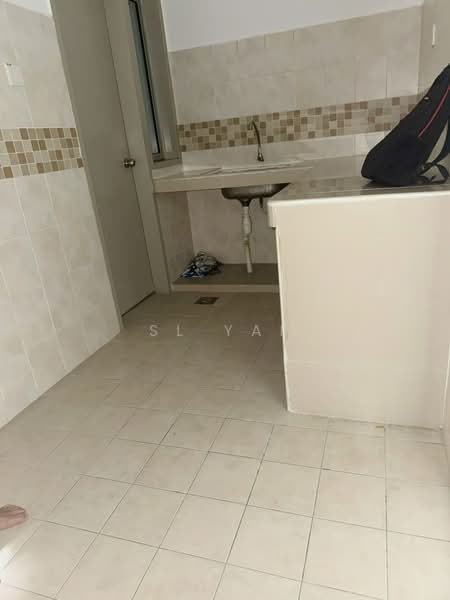 Pangsapuri untuk Dijual di Puteri Bayu Apartment - SL Yap - Kitchen - PropertyGuru.com.my