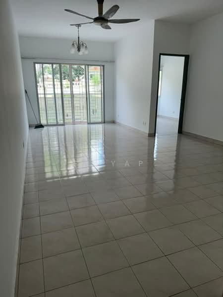 Pangsapuri untuk Dijual di Puteri Bayu Apartment - SL Yap - Living Room - PropertyGuru.com.my