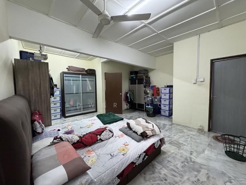 Rumah Teres 2-Tingkat untuk Dijual di Taman Bukit Teratai (Ampang) - Edward Ooi - Bedroom - PropertyGuru.com.my