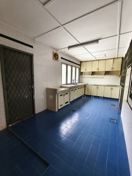 2-storey Terraced House for Sale in Happy Garden (Kuchai Lama) - Yenn Chong - Kitchen - PropertyGuru.com.my