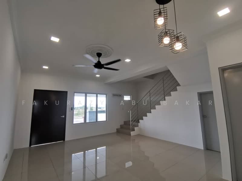 2-storey Terraced House for Sale in Kuala Selangor (Selangor) - Fakurazy Abu Bakar - Living Room - PropertyGuru.com.my