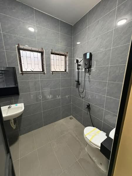 Semi-Detached House for Rent in Taman Sri Tebrau (Johor Bahru) - Tommy Tai - Bathroom - PropertyGuru.com.my