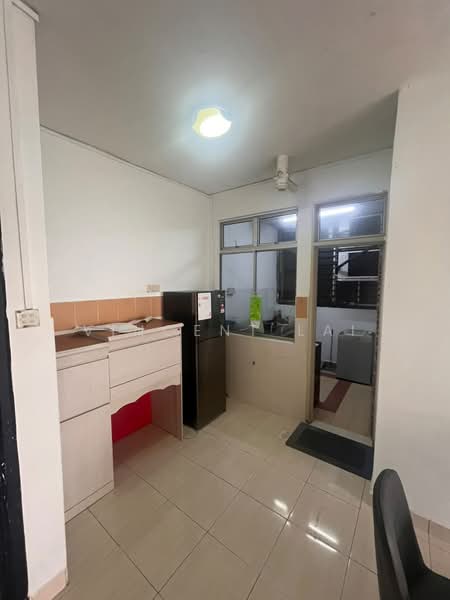Apartment for Sale at Kipark Apartment - Vincent Lai - Kitchen - PropertyGuru.com.my