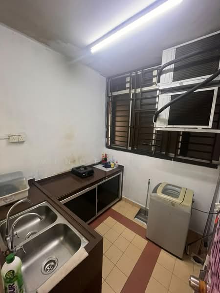 Apartment for Sale at Kipark Apartment - Vincent Lai - Kitchen - PropertyGuru.com.my