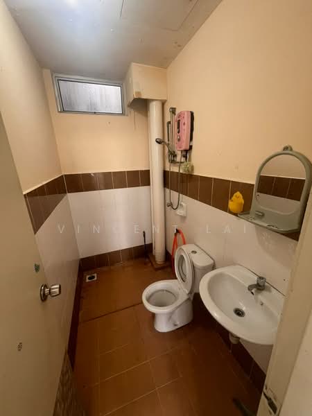 Apartment for Sale at Kipark Apartment - Vincent Lai - Bathroom - PropertyGuru.com.my
