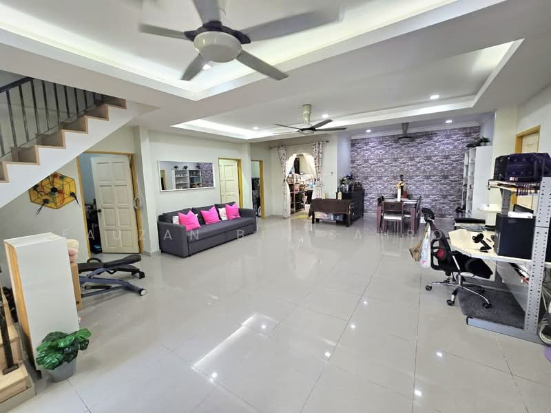Semi-Detached House for Sale in Taman Salak Jaya (Salak South) - Fauzan bin Sahrom - PropertyGuru.com.my